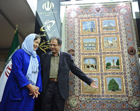 رونمایی و اهدای فرش هر گردشگر یک گره به کمیسیون ملی یونسکو